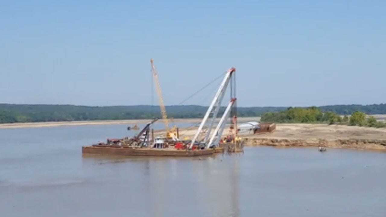 Second Barge Removed From Webbers Falls Dam