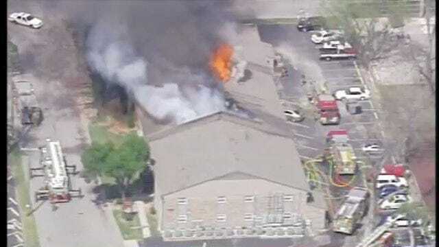 WEB EXTRA: SkyNews6 Flies Over Tulsa Apartment Fire