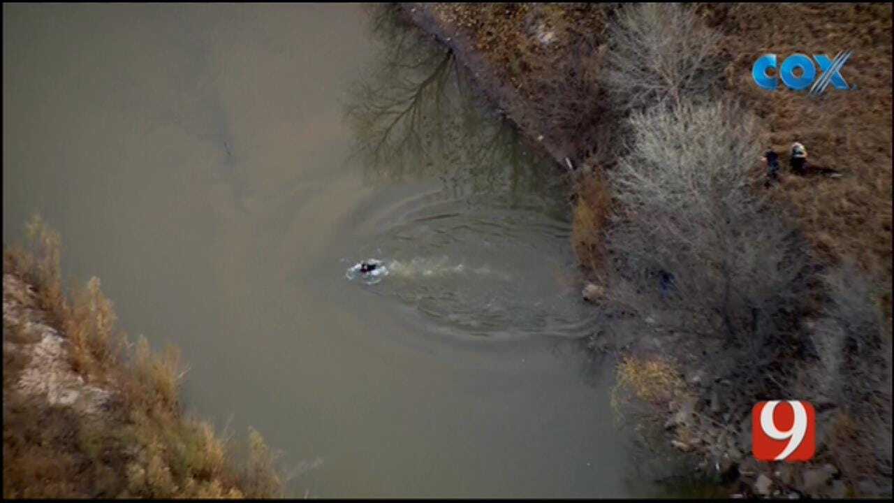 Bob Mills SkyNews 9 Flies Over A Suspect Trying To Swim Away From Police