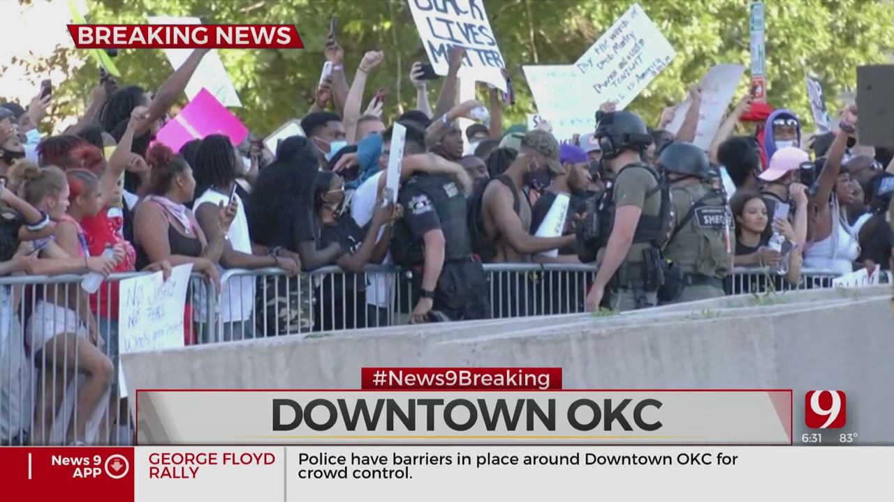 Oklahoma Authorities Share Hugs, Handshakes With Protesters