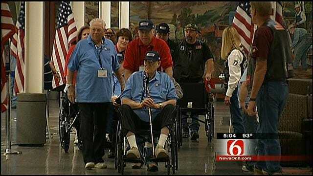 Honor Flight Takes Oklahoma WWII Veterans To National Memorial