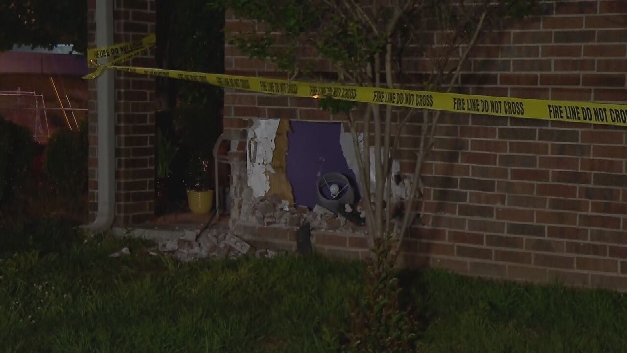 Driver Crashes Into Downtown Tulsa Townhouse