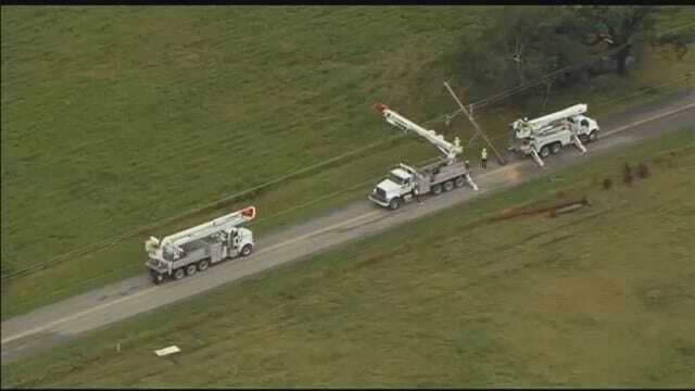 Osage SkyNews 6 HD: PSO Repairing Broken Power Poles In Bartlesville's Oak Park Subdivision