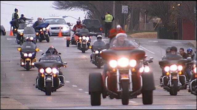 Tulsa Bikers, Marines Gather Toys For Tots