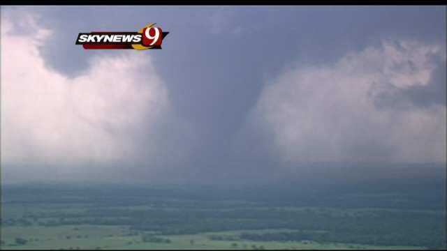 SkyNews9 Video Of Moore Tornado On The Ground Monday Afternoon