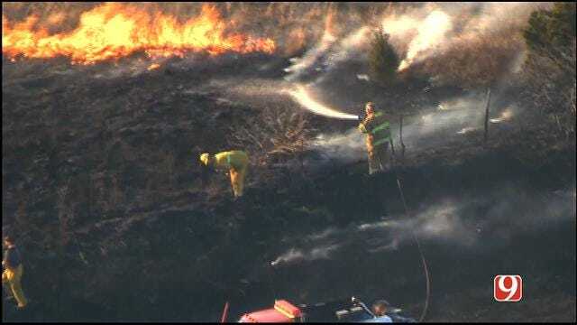 WEB EXTRA: Bob Mills SkyNews 9 HD Flies Over Chandler Grass Fire