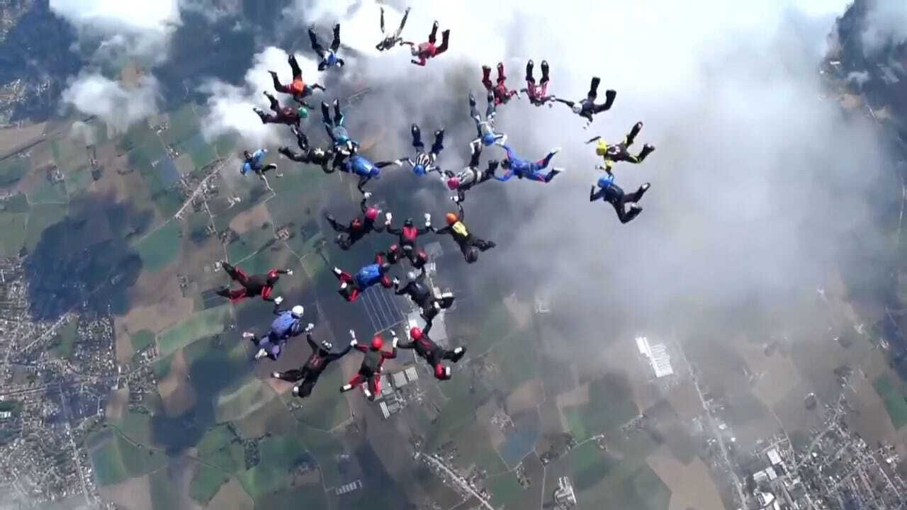 WATCH: 29 Women Set Skydiving Record In Breathtaking Stunt