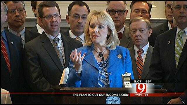 Democratic State Lawmakers Criticize Fallin Tax Cuts
