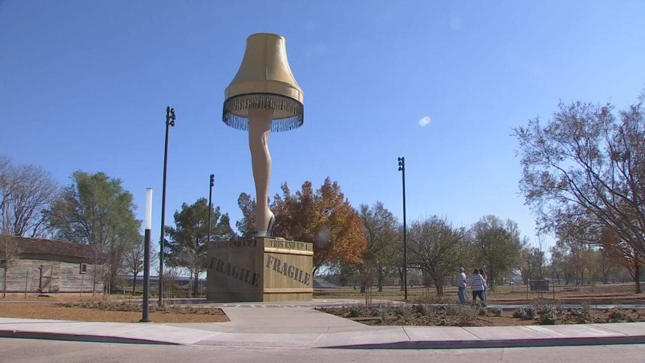 Holiday Adventures: Famous Leg Lamp Replica In Chickasha