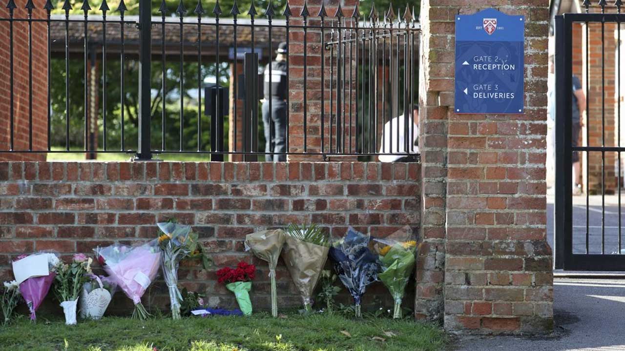 English Town Mourns Victims Of Suspected Terror Attack