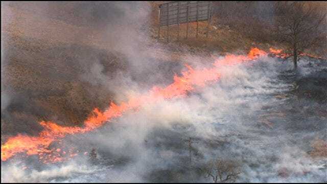 SkyNews 9 Flies Over Wildfire Near I-40 And Choctaw Road