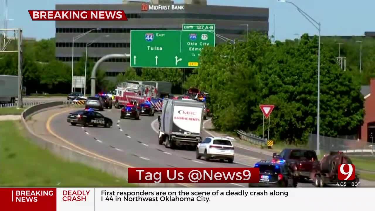 2 Dead In Crash, Police Block Roads In Oklahoma City For Investigation