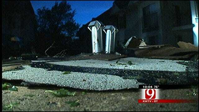 Winds Damage Apartment Complex In Norman