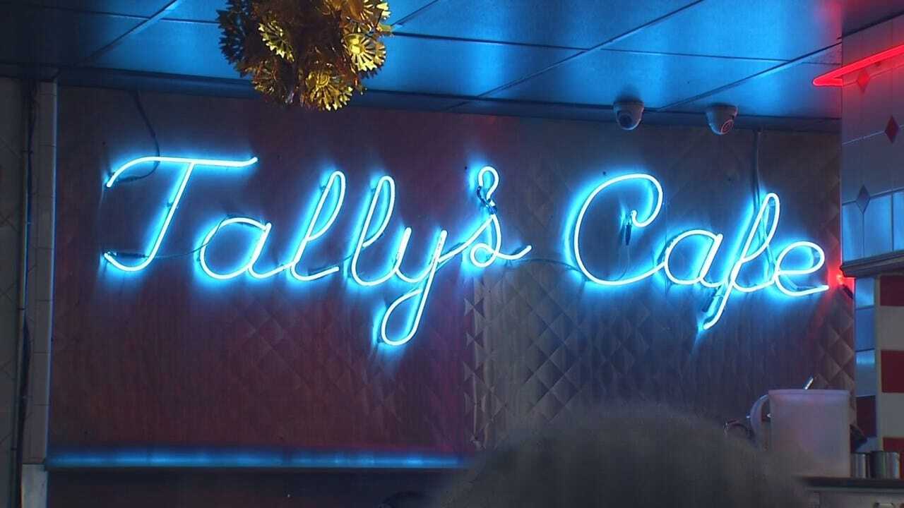 Tally's Good Food Cafe Of Tulsa Serves Free Thanksgiving Dinners