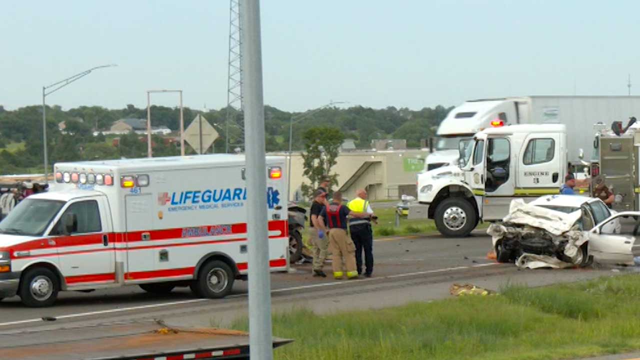 Serious Crash On I-40 Shuts Down Highway Near Weatherford