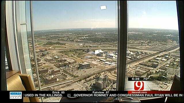 Restaurant Atop Devon Tower Provides Diners With Amazing View