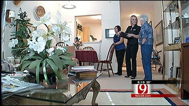 Company Helps Seniors Transition Into New Homes