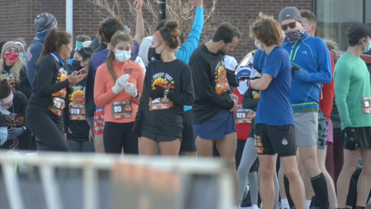 Hundreds Of Runners Line Up 2021 Turkey Trot In Tulsa