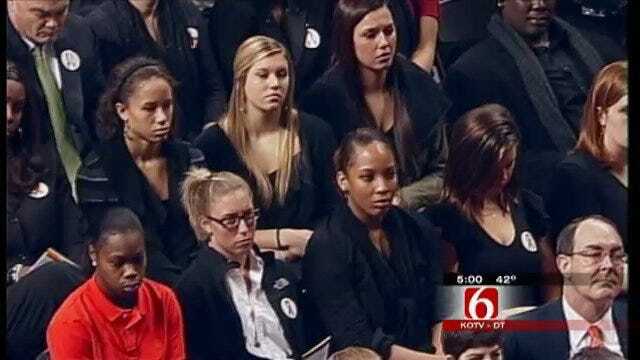 Thousands Attend Memorial Service For OSU Plane Crash Victims