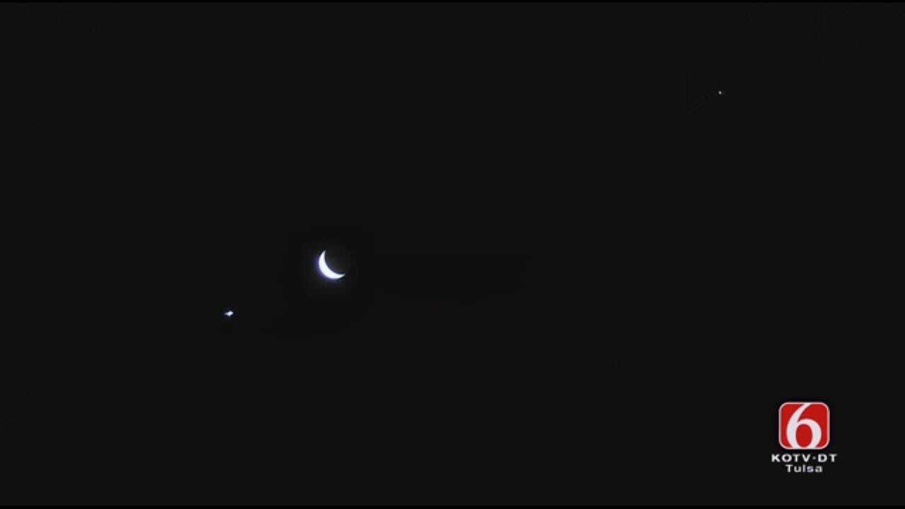 Venus, Jupiter, Moon In Conjunction In Oklahoma Sky