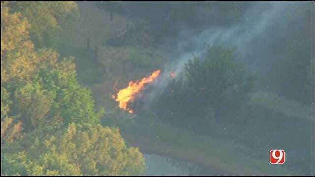 WEB EXTRA: Bob Mills SkyNews 9 HD Flies Over Logan Co. Grass Fire Monday Morning