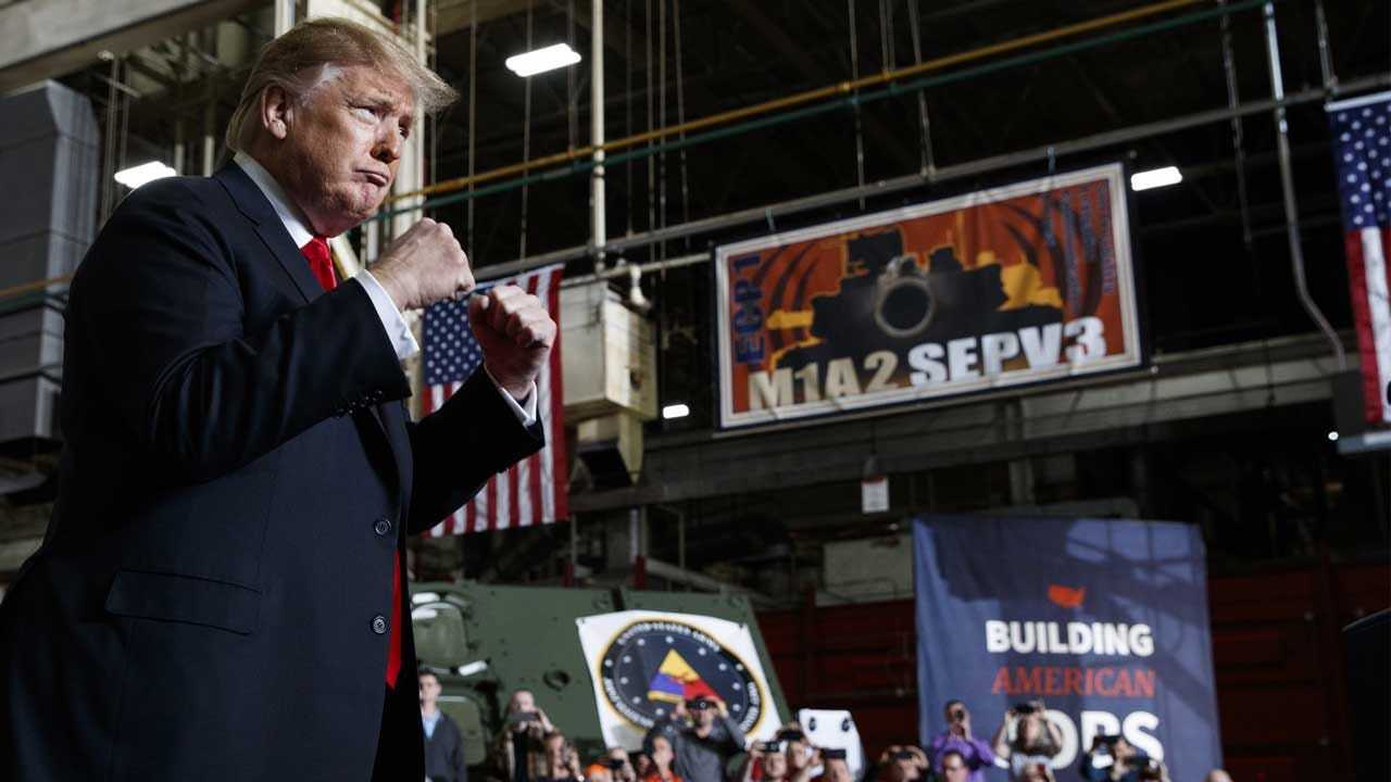 Trump Says Ohio Workers ‘Better Love Me,’ Renews McCain Feud