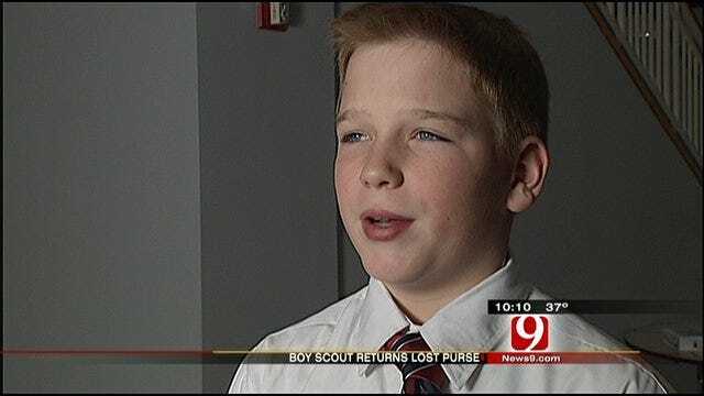 Oklahoma Boy Scout Returns Lost Purse To Owner