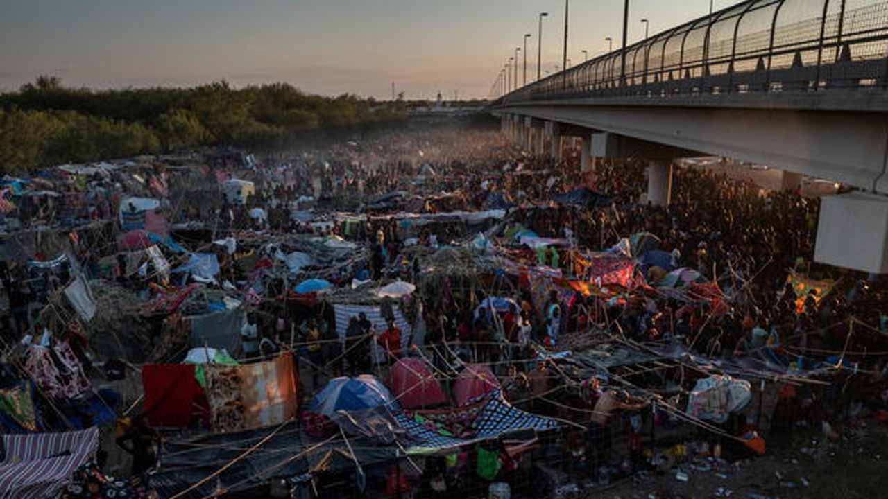 US Starts Mass Expulsion Of Haitian Migrants From Texas Border Town