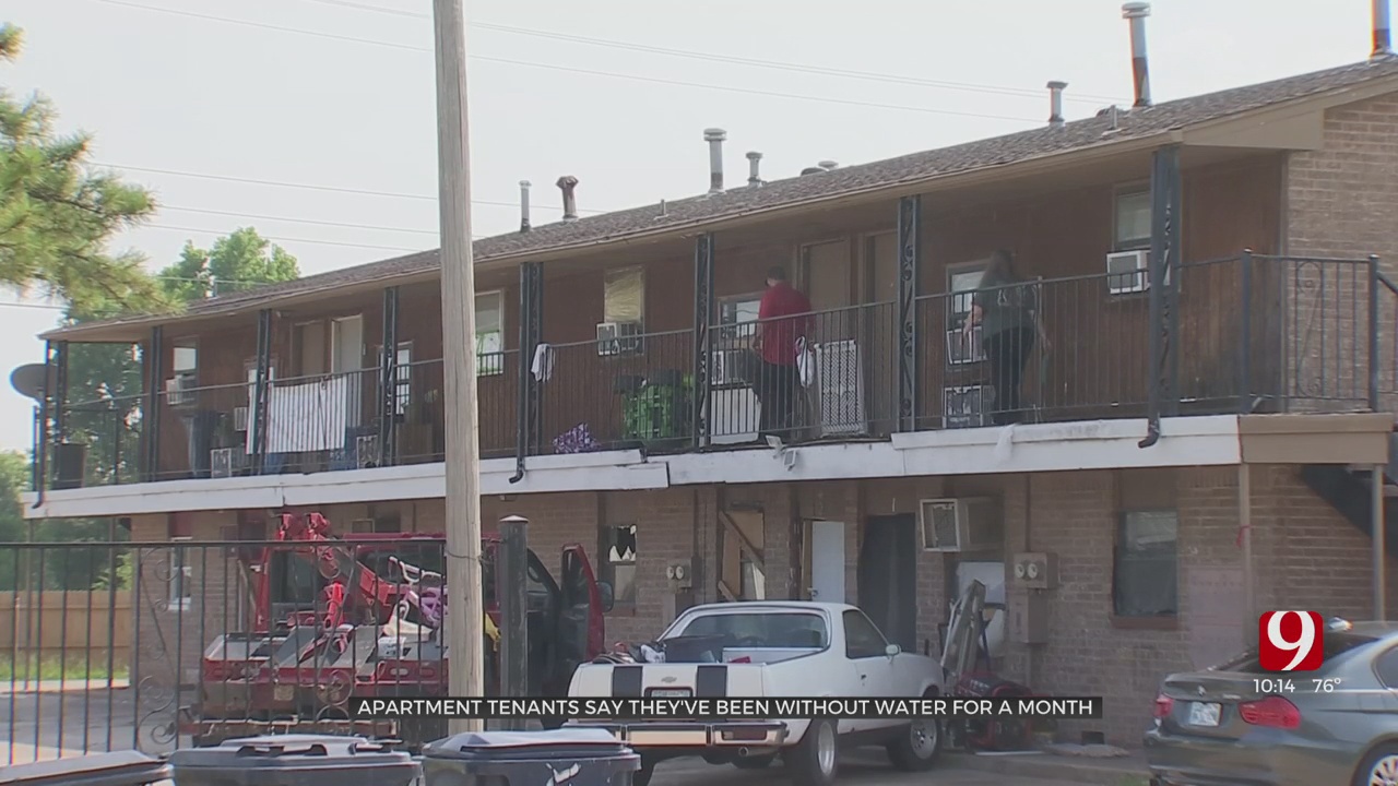 OKC Apartment Tenants Say They’ve Been Without Water For A Month, Community Group Steps In To Help