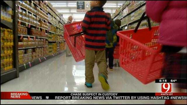 Metro Kids Buy Groceries For Families In Need