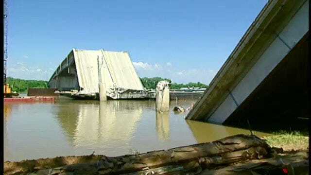 Crews Work To Salvage What They Can From I-40 Bridge Collapse