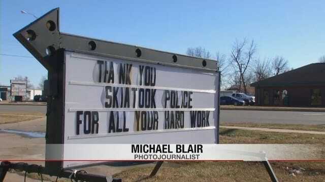 Oklahomans Turn Out To Show Appreciation For Law Enforcement Officers