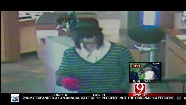 Clowns Rob Jewelry Store, But They Get Tricked