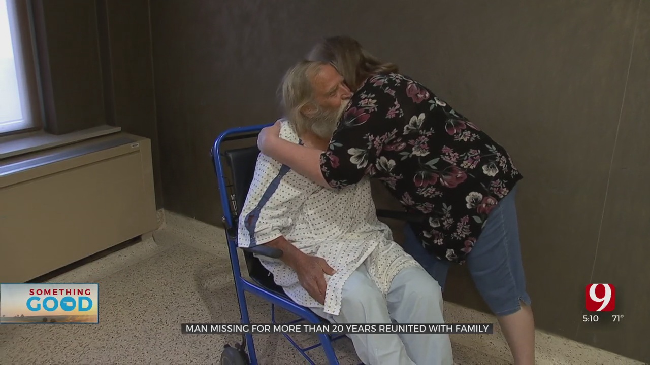 Homeless Man Reunited With Family After Being Missing For More Than 20 Years