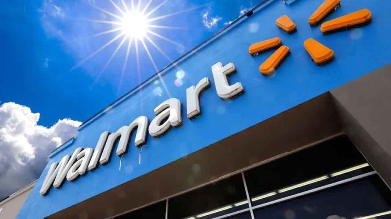 Nation's Largest Teachers Union Threatens Walmart Boycott Over Gun Sales