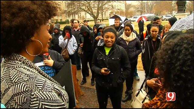 WEB EXTRA: Students Singing In Support Of Protest At OU Campus