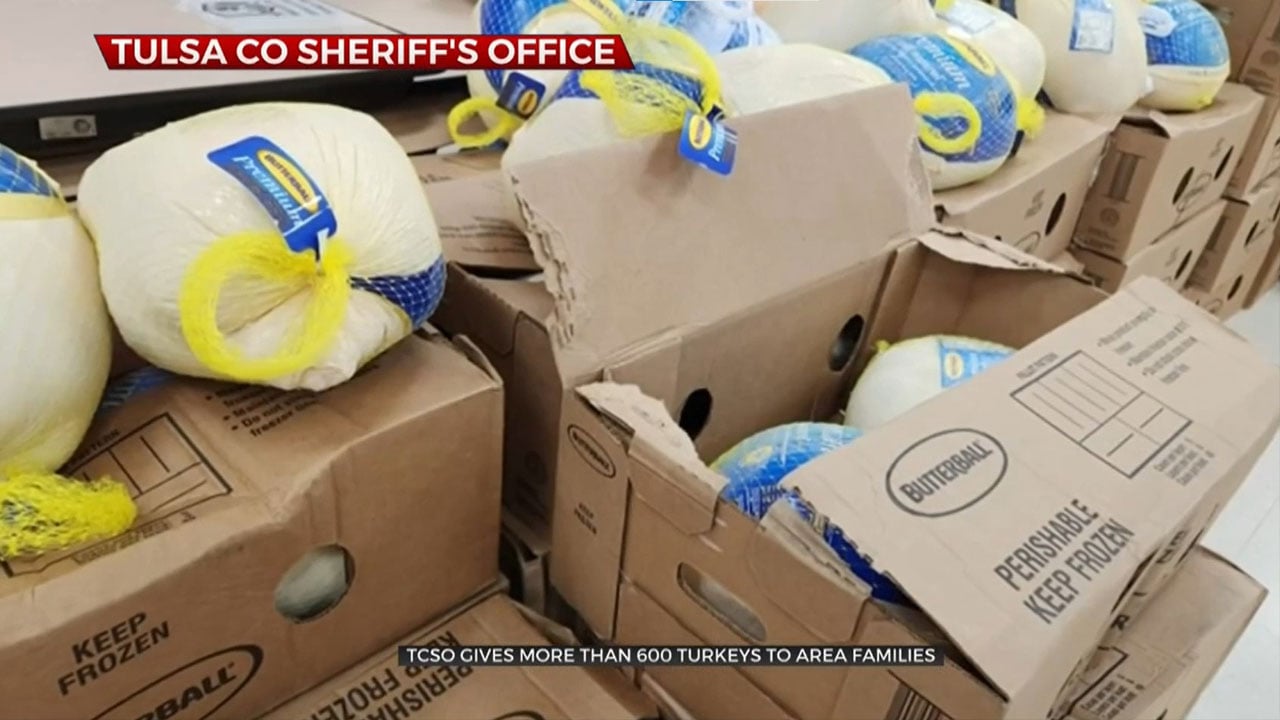 Tulsa County Sheriff’s Office Gives Out More Than 600 Turkeys To Families