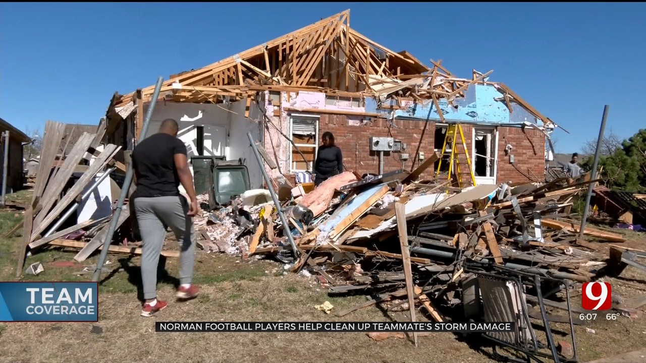 OU Football Team Rallies Around Player Who Lost Home to Norman Tornado