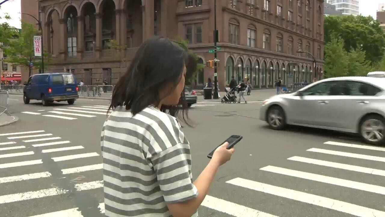 New York Lawmakers Aim To Stop Distracted Walking
