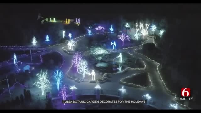 Tulsa Botanic Gardens Decorates For The Holidays