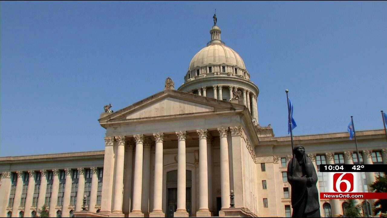 Fallin Issues Hiring, Pay Raise Freeze For State Workers