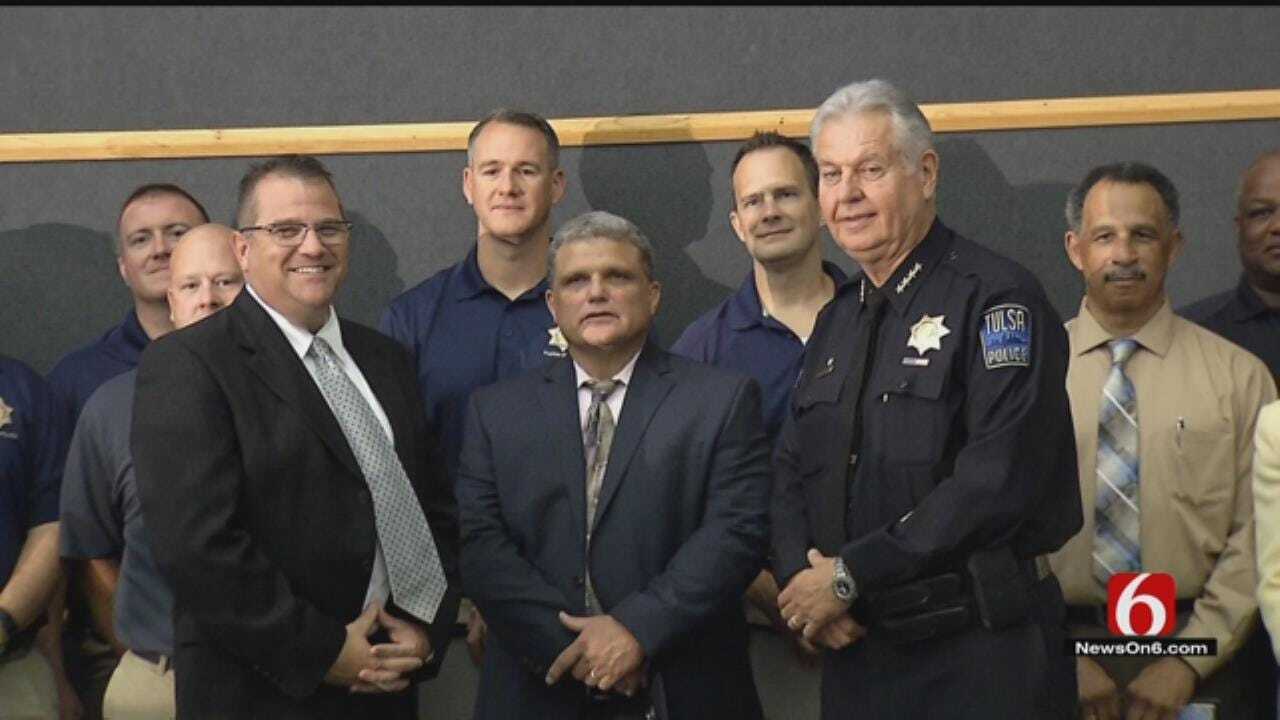 Kansas Deputies Meet With Tulsa Police To Say Thanks