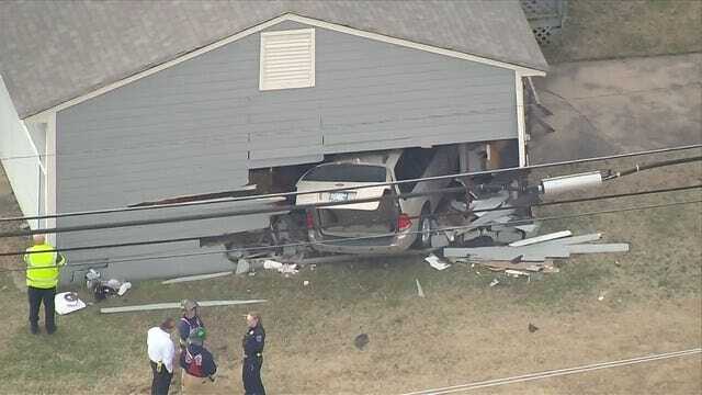 Van Crashes Into Tulsa Home