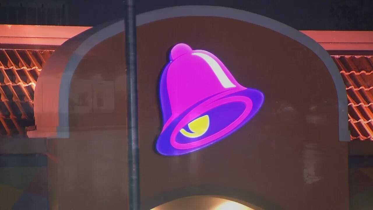 WEB EXTRA: Video From Scene Of Tulsa Taco Bell Attempted Robbery