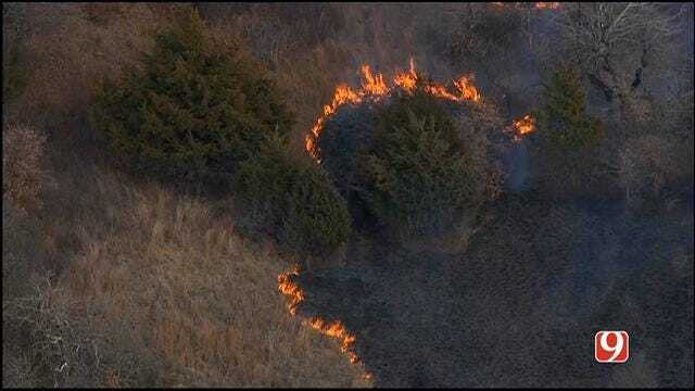 WEB EXTRA: SkyNews 9 Flies Over Grass Fire On WB I-44 Near Luther