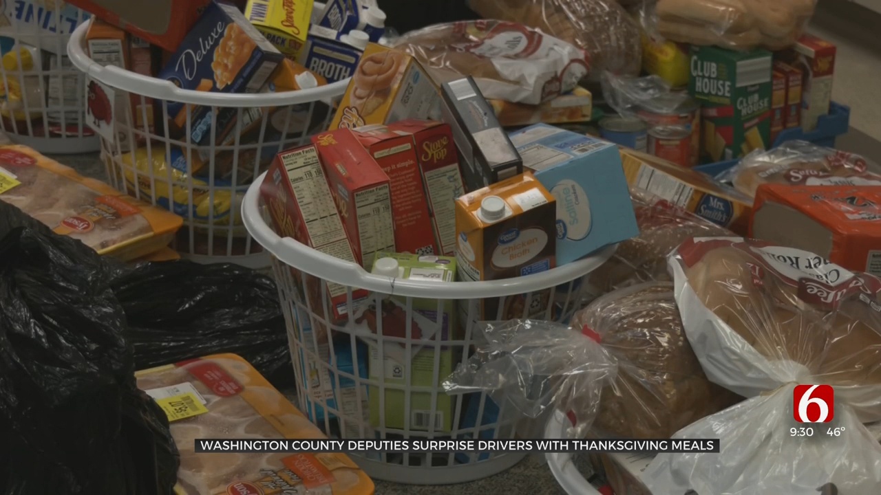 Washington County Deputies Surprise Community With Thanksgiving Meals