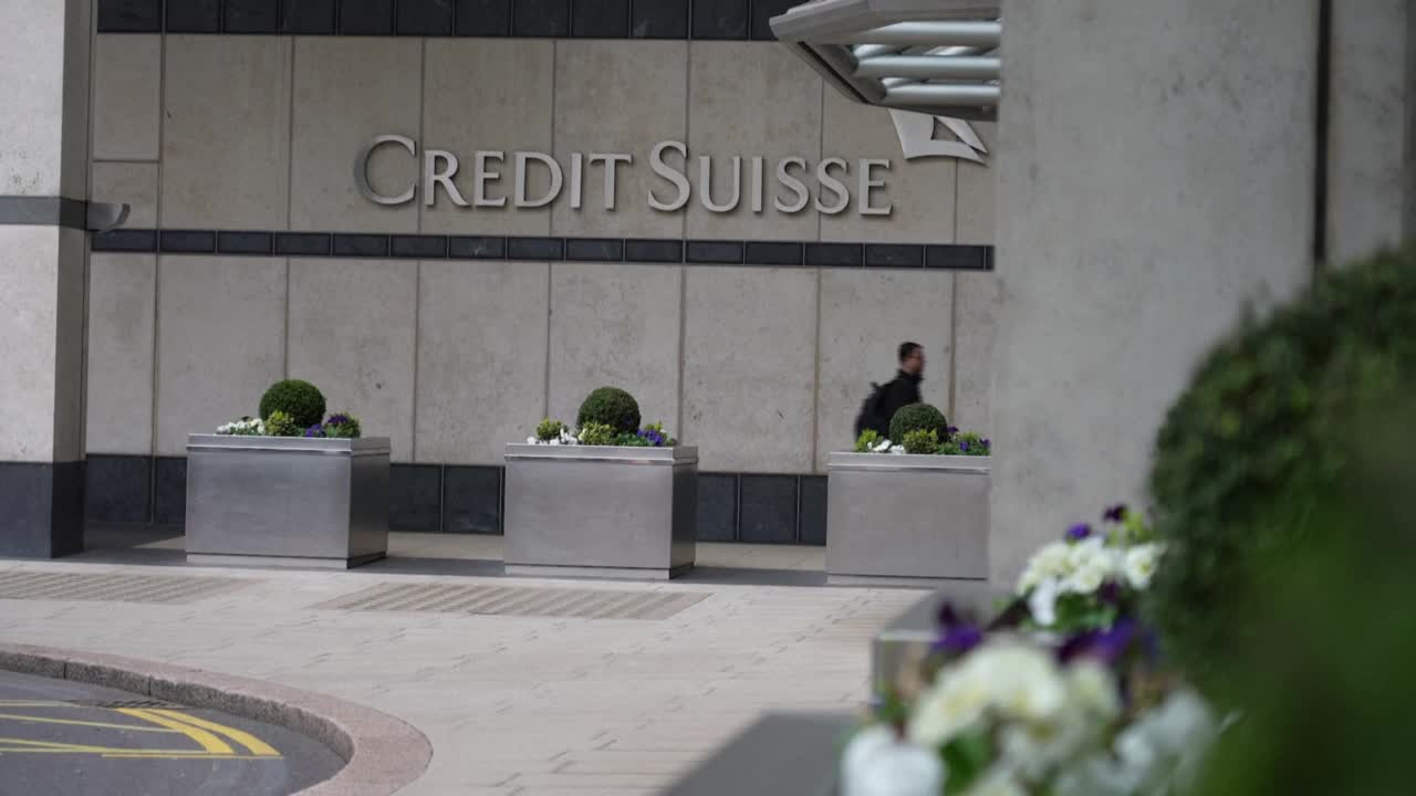 UBS To Buy Credit Suisse For Nearly $3.25b To Calm Turmoil