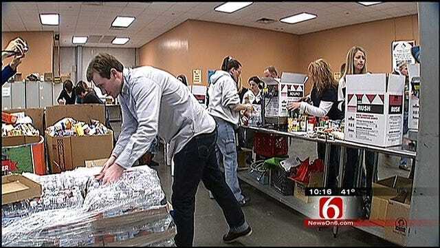 Community Members Help Tulsa Food Bank Fight Hunger
