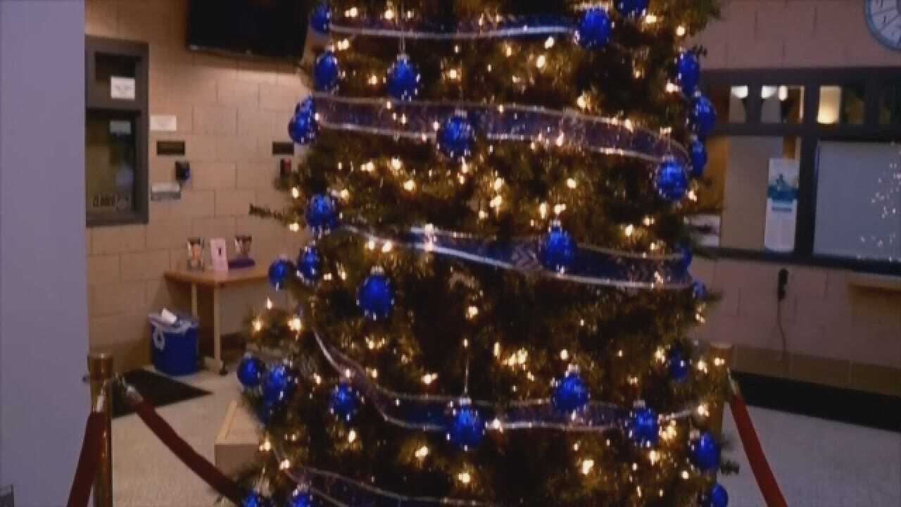 Christmas Tree Remembers 137 Officers Who Died In The Line Of Duty In 2018