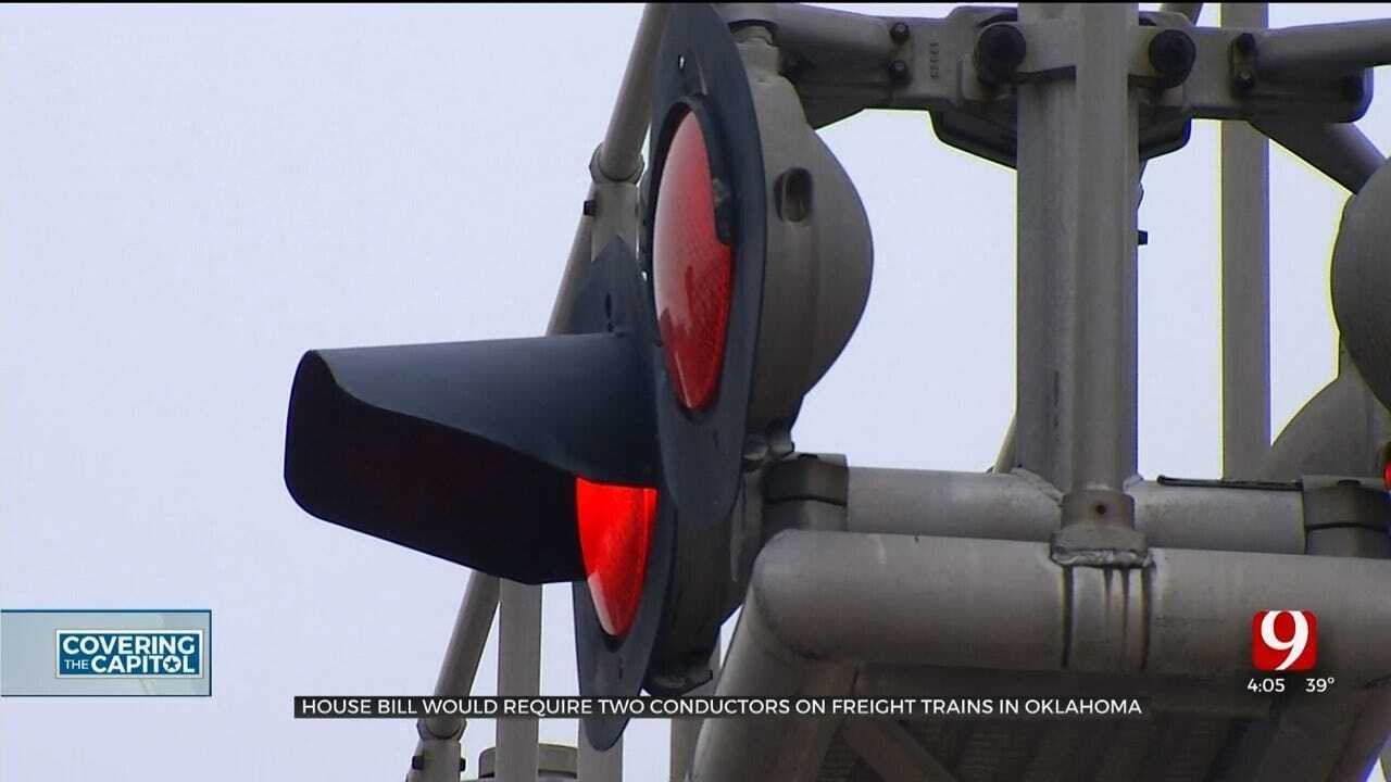 Bill Would Require 2 Conductors On Trains In Oklahoma